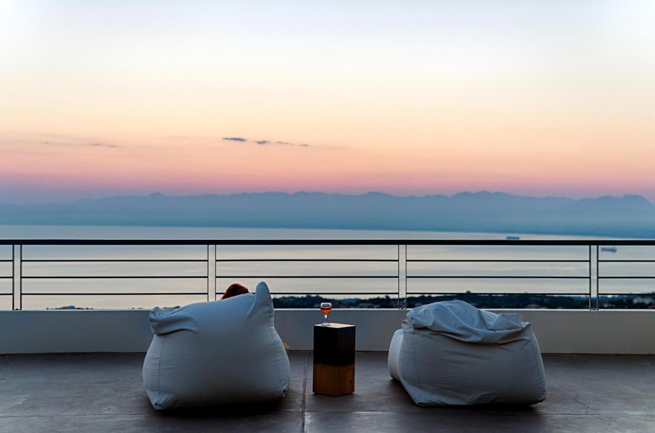 Euphoria Suites Avía Exteriér fotografie